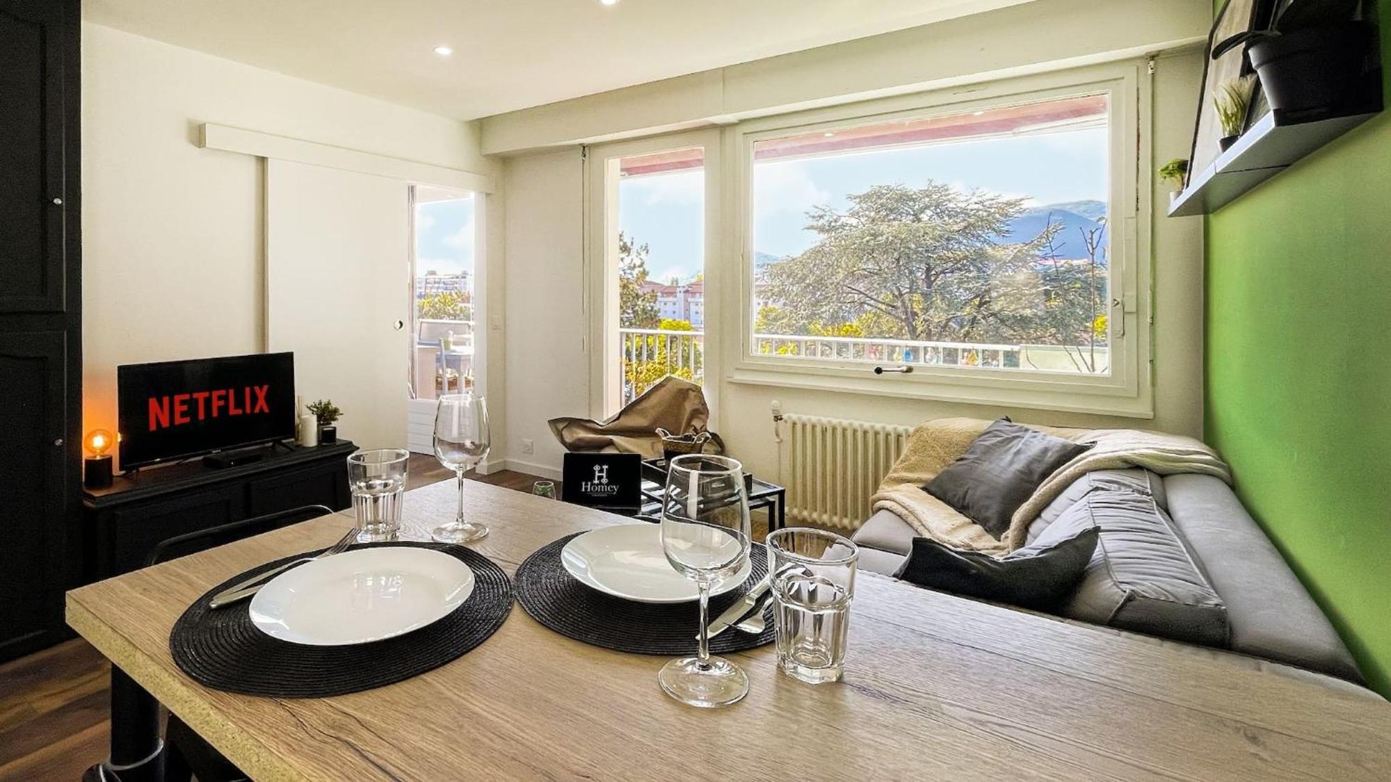 Homey The Nest - New / Balcon Prive / Free Parking 안마스 외부 사진
